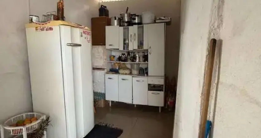 Casa com 2 quartos à venda no Quintino, Divinópolis 