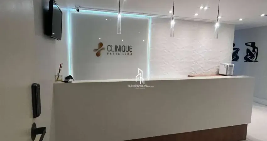 Ambiente corporativo pronto para uso – ideal para clínicas médicas, consultórios ou escritórios de alto padrão.