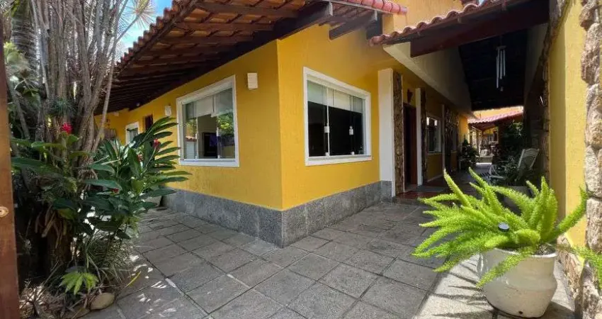 Casa condomínio - linear - piscina - área gourmet com churrasqueira - 3 quartos