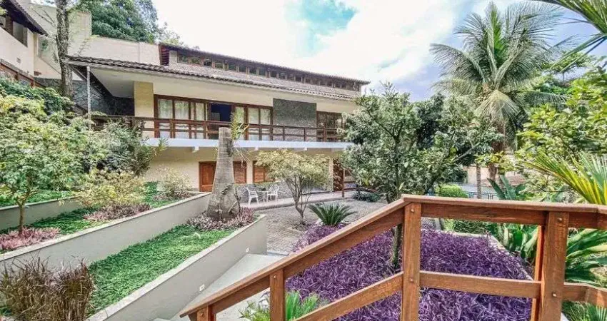 Condomínio eldorado - 810m2 - casa principal mais três lofts independentes - 6 quartos - 5 suítes.