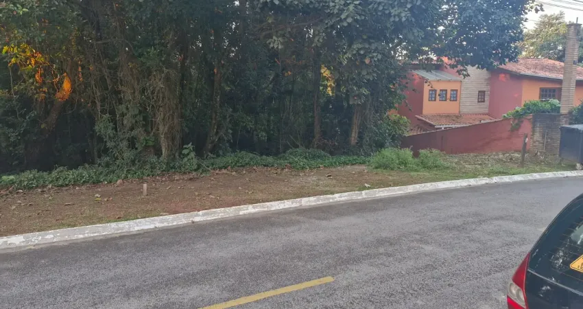 Terreno com excelente topografia a venda no condominio são fernando residência