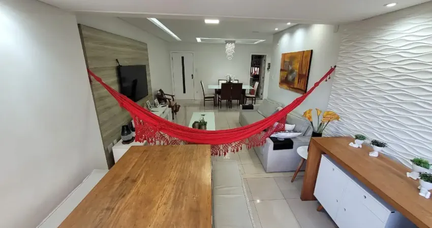 Lindo apartamento, com fino acabamento em ótima localização.