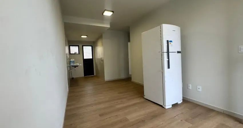 Apartamento 3/4 com Suíte e Quintal no Condomínio com Taxas Inclusas – Bairro Papagaio