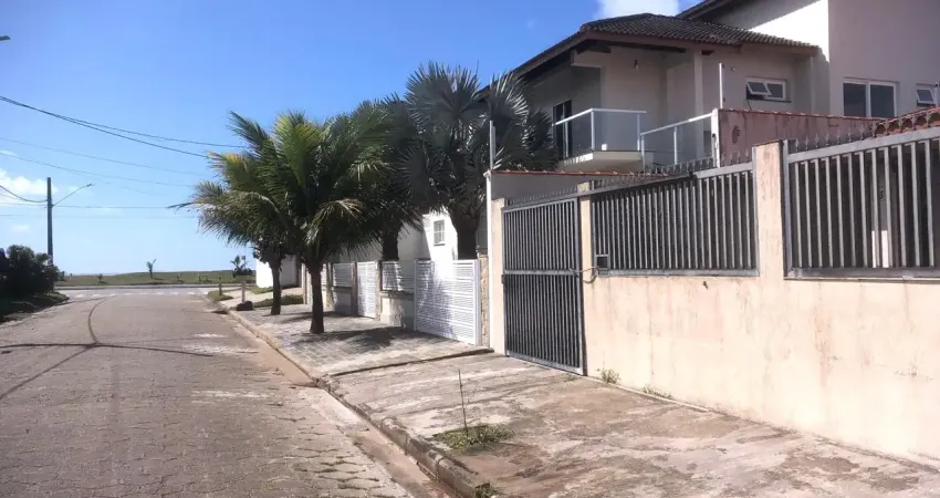 Excelente oportunidade, casa a 40 metros do mar  na cidade de peruíbe sp!