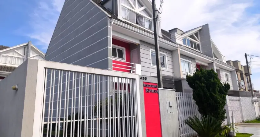 Triplex semi-mobiliado com 150m2 em condomínio fechado com ótima localização