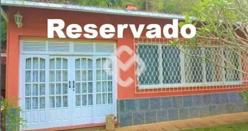 Casa em condomínio com 3 quartos e casa de caseiro - teresópolis rj