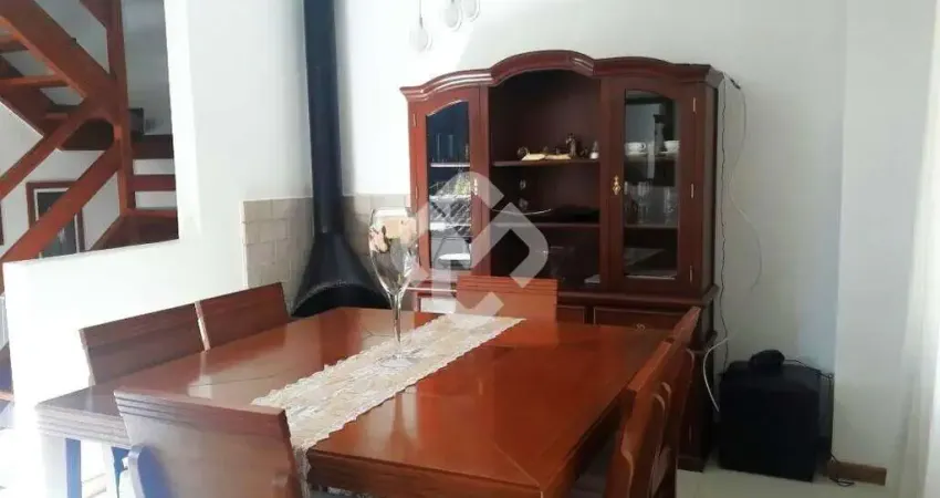 Casa em condomínio fechado com 2 quartos para alugar no Parque do Ingá, Teresópolis 