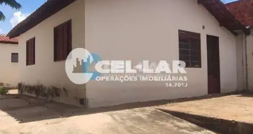 10 cômodo(s), 3 quartos(s), 2 banheiros(s), 5 vaga(s) de garagem, 200 m2 de área total, 91 m2 de área útil