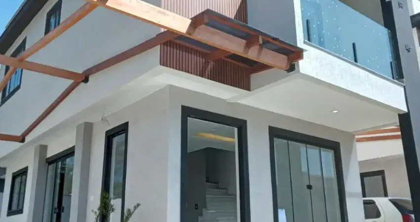 Casa duplex de médio padrão — conforto e estilo perto da praia!