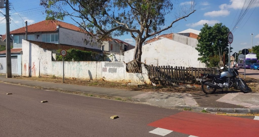 Terreno de esquina para venda ou locação em Curitiba