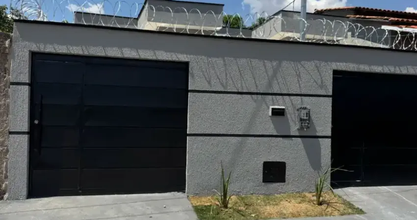 Casa pronta com 2 quartos, sendo 1 suíte, varanda com churrasqueira a carvão,  em senador canedo