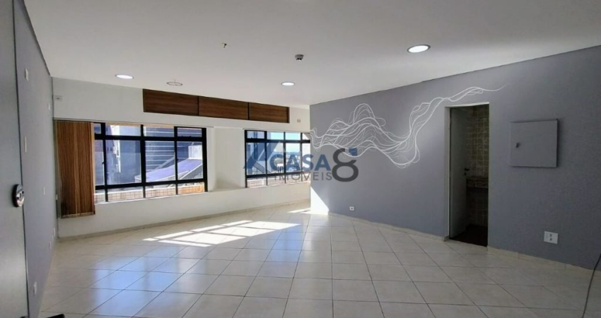 Ampla Sala Comercial no Centro de Curitiba: Perfeita para seu Negócio!
