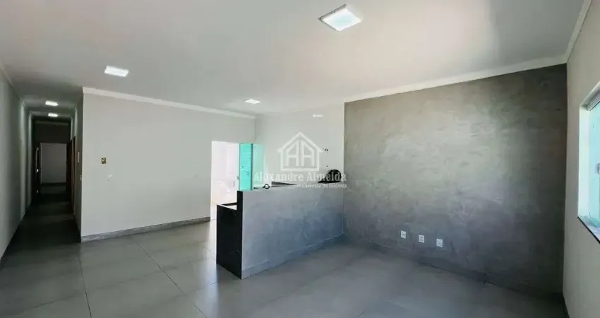 Casa com 3/4 um suíte no shopping park 2 vagas e quintal 370mil