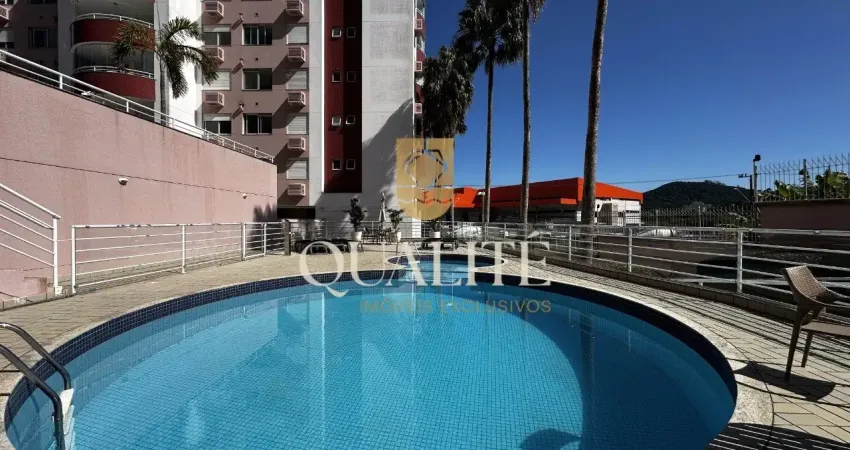 Amplo apartamento de 02 dormitórios. saco grande r$ 840.000,00