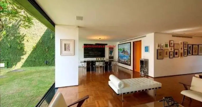 Casa residencial para Venda Ibirapuera/jardim Luzitânia, São Paulo 3 dormitórios sendo 3 suítes, 3 salas, 5 banheiros, 4 vagas 630,00 m² construída, 500,00 m² útil, 676,00m² terreno.