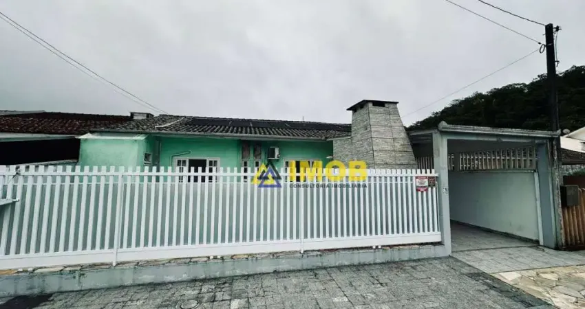 Casa com 3 quartos à venda na Rua Vicente Pereira de Miranda, 73, Cohapar, Guaratuba
