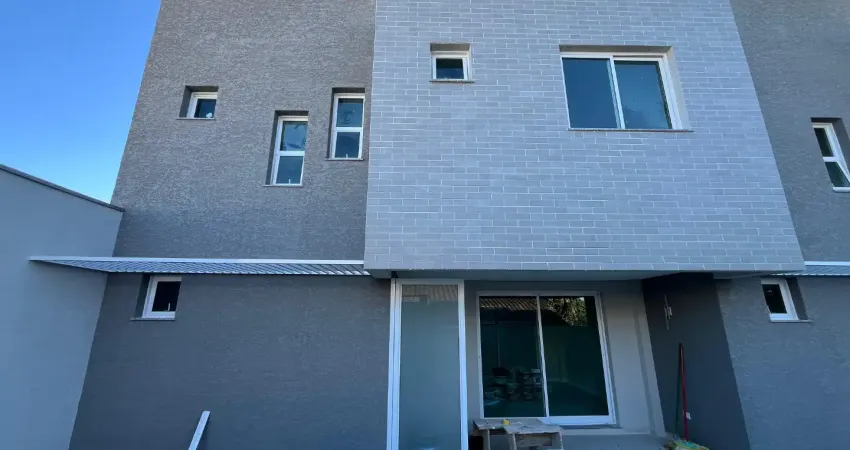 Sobrado com piscina 3 quartos 1 suite bairro eliana guaratuba