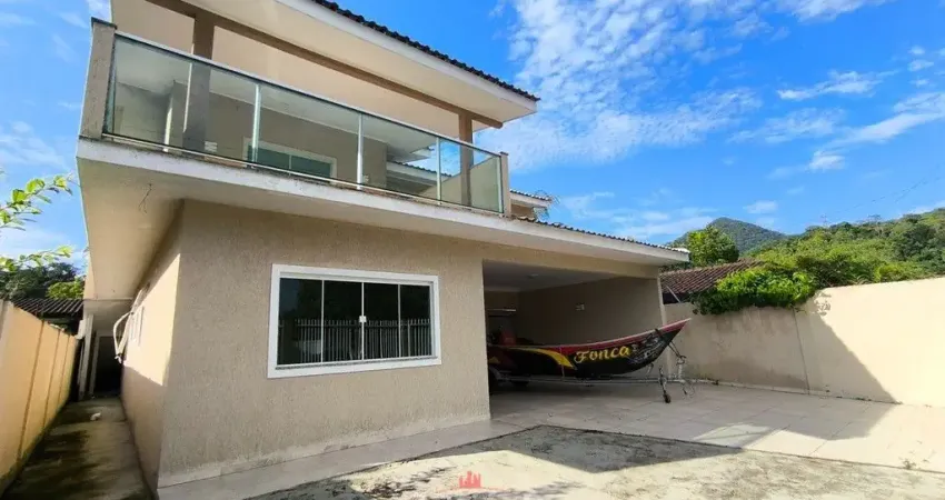 Casa com 3 quartos à venda na Avenida Paranaguá, 38, Sertãozinho, Matinhos