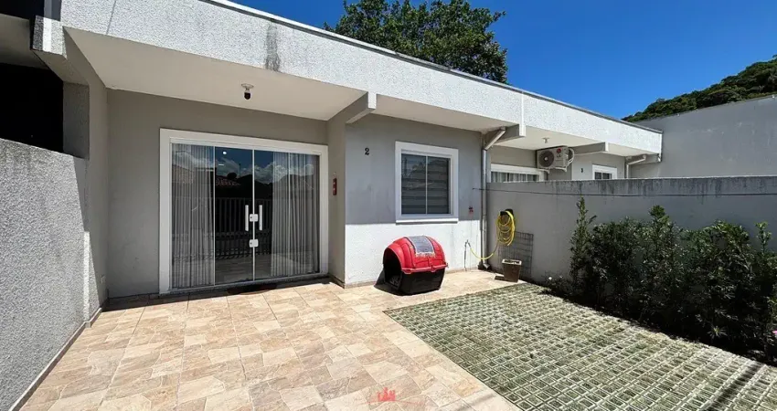 Casa mobiliada para venda com 2 quartos no Bom Retiro em Matinhos