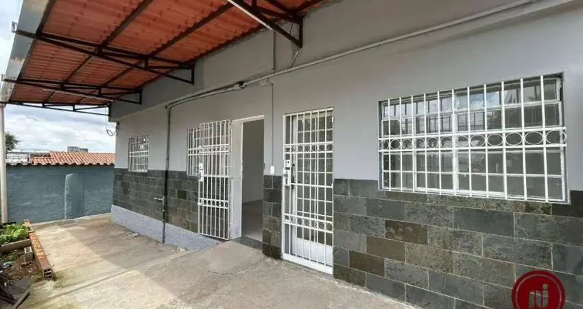 Casa com 3 dormitórios para alugar, 178 m² por R$ 3.065,00/mês - Camargos - Belo Horizonte/MG