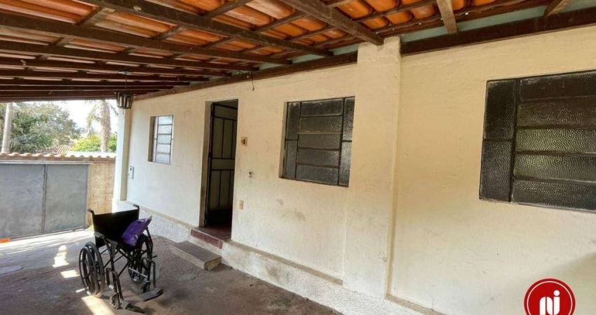 Casa com 3 dormitórios para alugar, 150 m² por R$ 1.800/mês - Centro - Brumadinho/MG