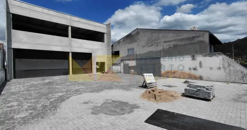 Barracão / Galpão / Depósito com 8 salas para alugar na Rua Johann Ohf, 2819, Velha Central, Blumenau