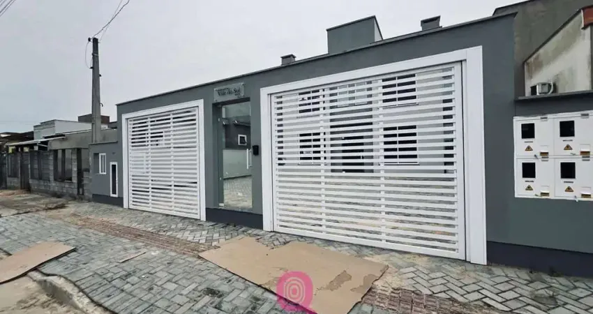 Casa com 2 quartos à venda na Rua Professor José Moreira, 345, Congonhas, Tubarão