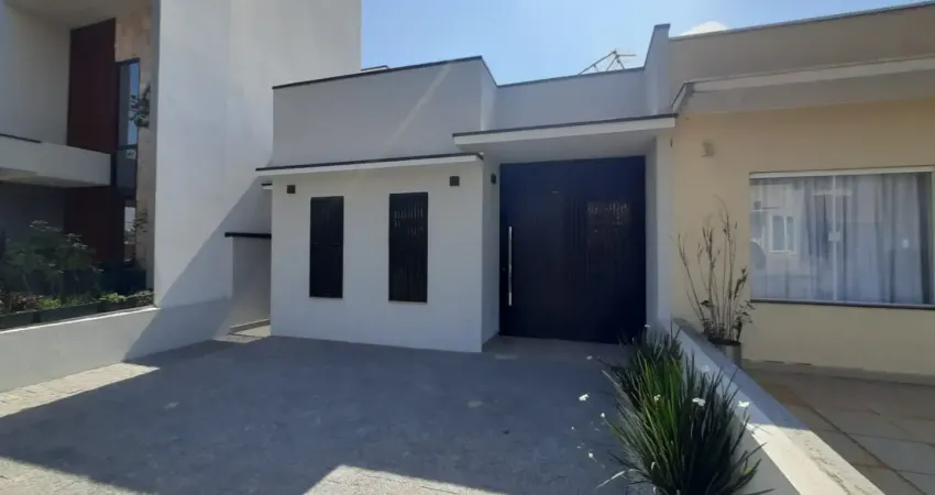 Casa no condomínio horto florestal 1. ótimo acabamento. valor de oportunidade.