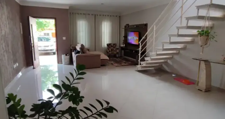 Belo sobrado no condomínio horto florestal 2. aceita permuta até 50% do valor.