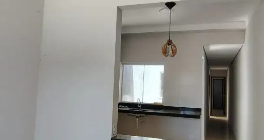 Linda casa c/ 2 dorm. sendo 1 suíte no parque são bento com todo tipo de comércio na vizinhança.