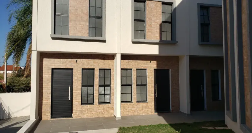 Sobrados, c/ quintal privativo, em condomínio no jardim europa próximo da av. armando pannunzio.