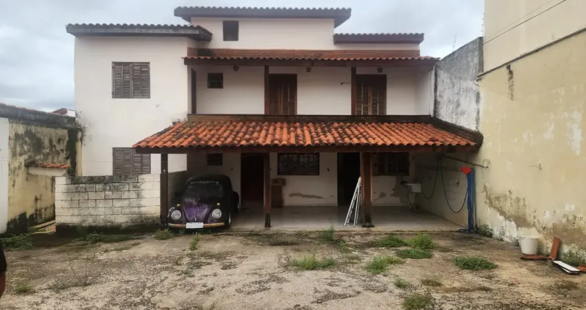 Amplo sobrado para locação no simus próximo da rua américo figueiredo.