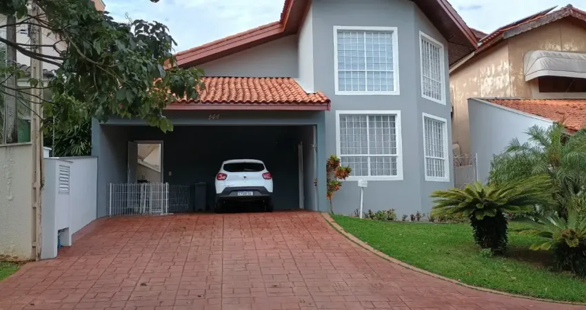 Lindo sobrado no condomínio granja olga. dormitórios em baixo. venda de