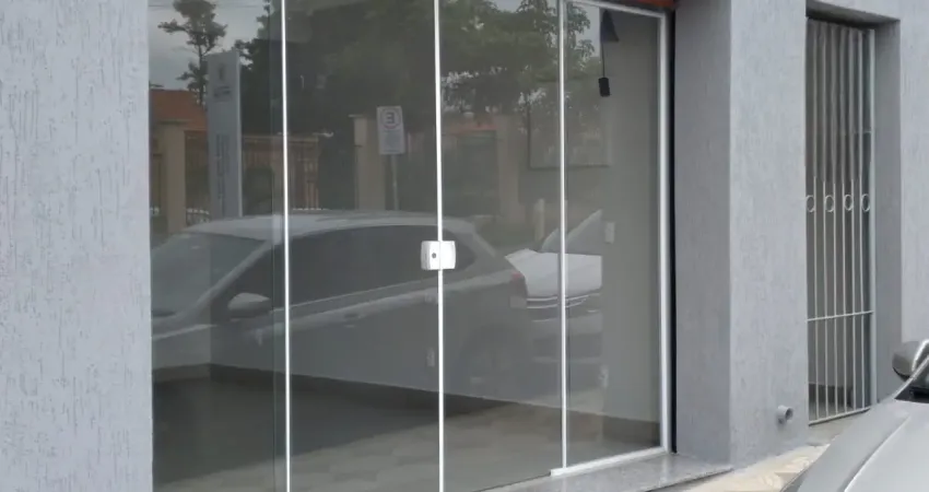 Casa com edícula e salão comercial no melhor ponto da vila hortênsia.