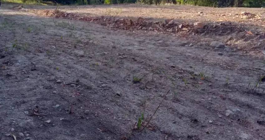 Terreno com 800 m² próximo do asfalto no bairro genebra. fácil acesso pela raposo tavares.