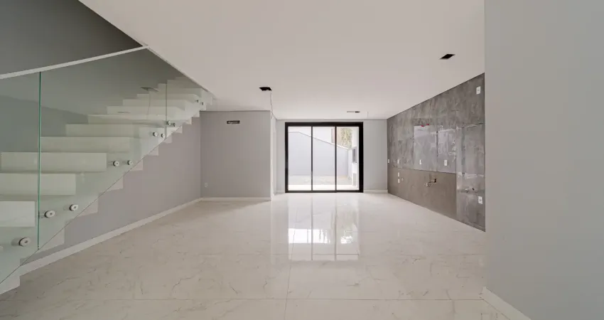 Sobrado alto padrão 3 suítes em rua sem saída e espaço para piscina bairro américa em joinville