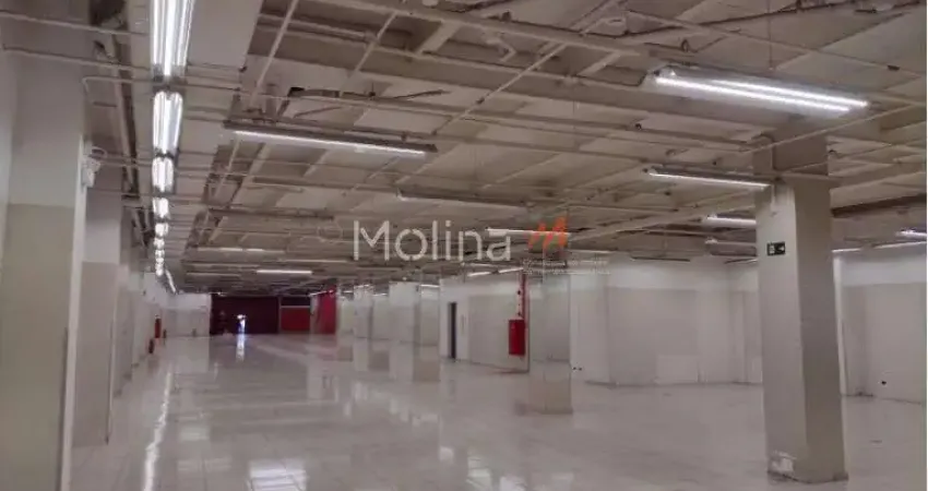 Ponto comercial para alugar na Rua Doutor Ricardo Vilela, Centro, Mogi das Cruzes