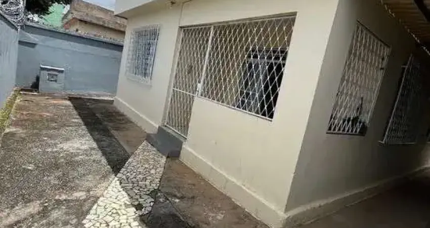 Casa com 2 quartos à venda na Rua Pedra Lunar, Piratininga (Venda Nova), Belo Horizonte