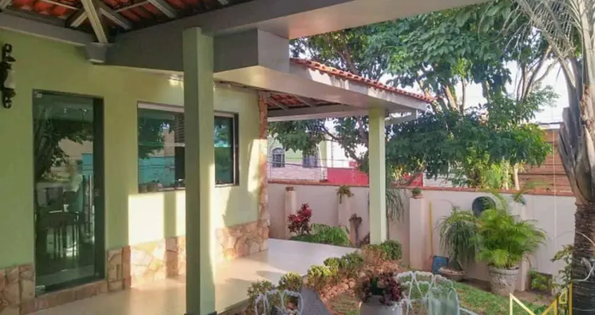 Casa com 4 quartos à venda na Rua Visconde de Taunay, Santa Mônica, Belo Horizonte