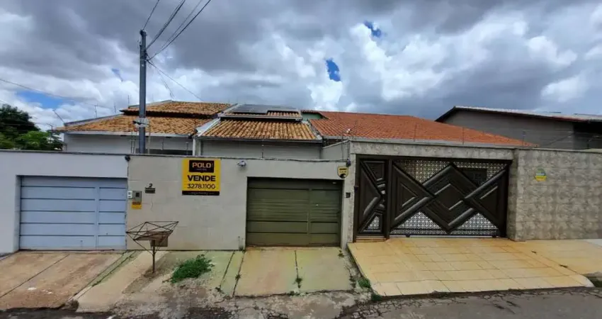 Vende se uma casa de 3 quartos sendo um suite, de 75m² no bairro anhanguera