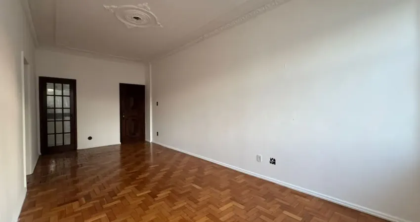 Oportunidade! apartamento de 3 quartos, suíte e vaga no miolo de icaraí.