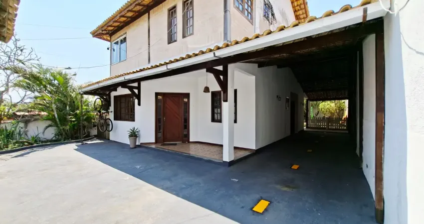 Casa duplex a poucos passos da praia de piratininga e com vista para a lagoa.