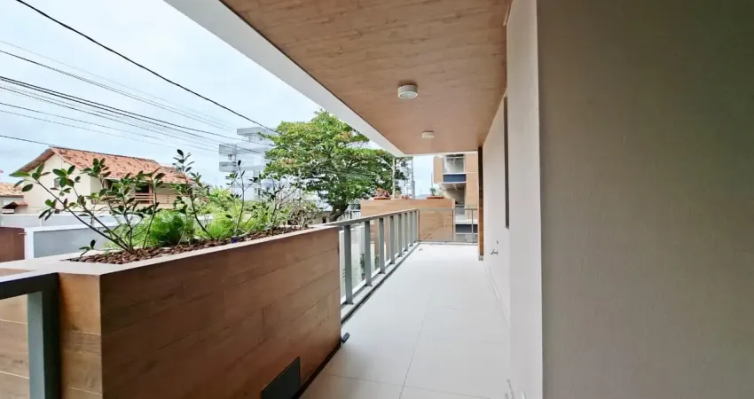 Piratininga. apartamento de 3 suítes, varandão e 2 vagas de garagem.