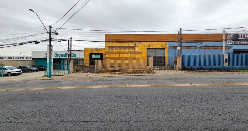 Terreno com Barracão à Venda no Rebouças – 931m² de Potencial em Localização Privilegiada