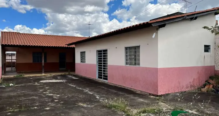 Casa padrão,com 2 quartos na qnf 12, taguatinga norte, brasília/df