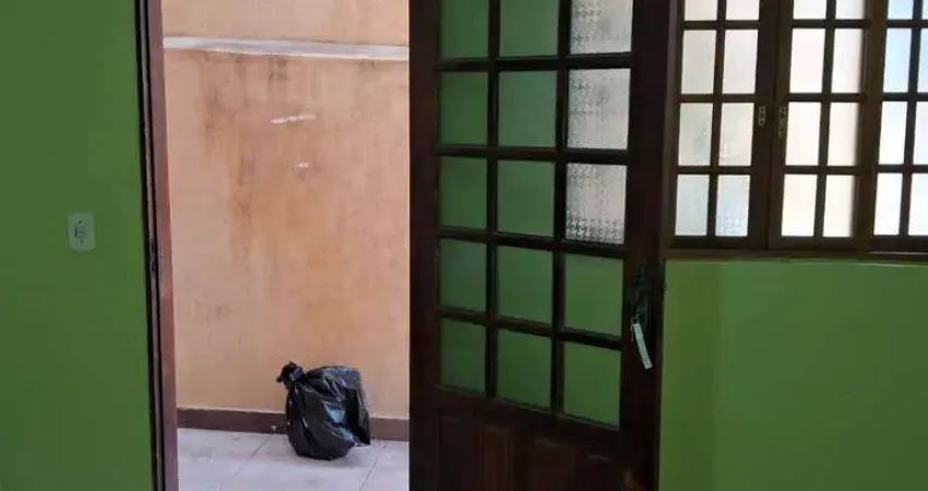 Casa com 1 dormitório para alugar por R$ 1.200,00/mês - Helena Maria - Osasco/SP