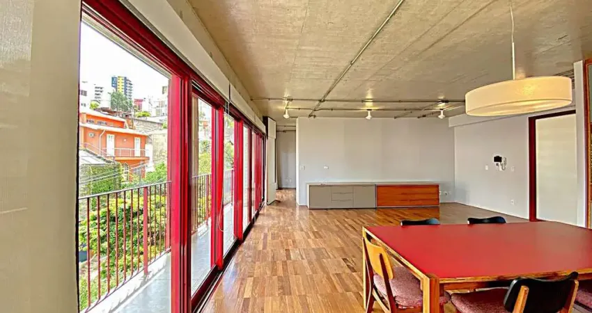 Apartamento sofisticado com atmosfera industrial e toques de aconchego, perfeito para quem busca ex