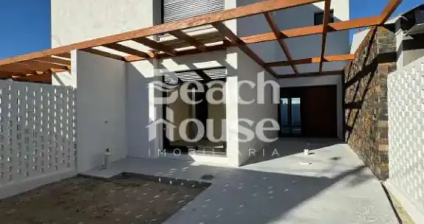 Um novo conceito de morar bem em nova tramandaí ,lindo sobrano com excelente padrão construtivo em região de moradores .