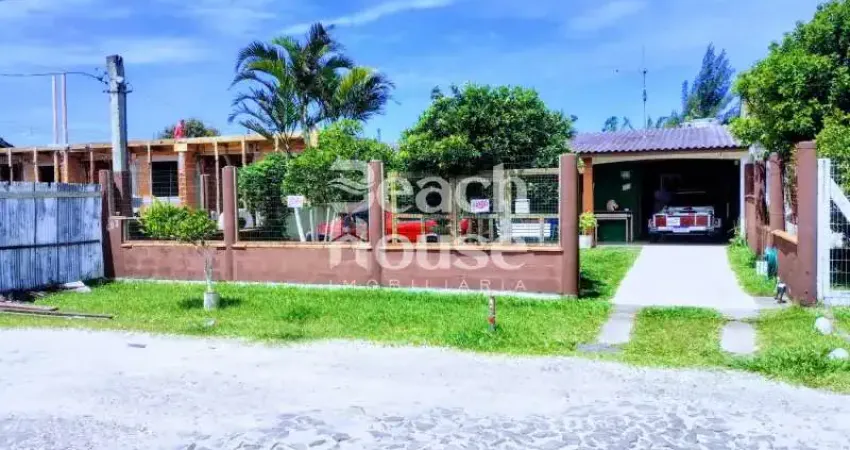 Casa próxima da avenida! fácil acesso aos comércios locais!