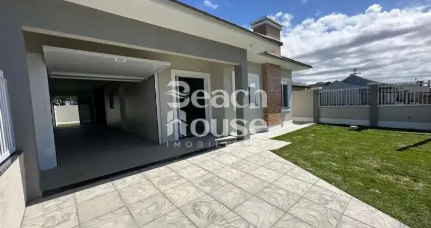 Linda casa para pessoas exigentes , alto padrão de acabamento em nova tramandaí